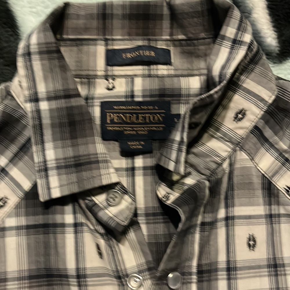 Men’s Size Large Pendleton Button Down - image 3